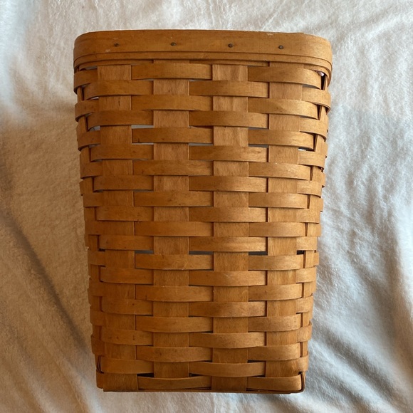 Longaberger Tall Waste Basket W/Liner. EUC Sz. 9.5” x 12.25” Tall. Signed, Dated - Picture 4 of 13